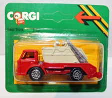 Corgi Juniors mint carded Ford skip lorry 1984 red card Italy