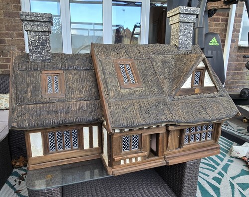 Robert stubbs dolls house pub - robert,