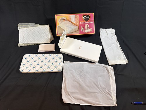 Sindy bed bedclothes rare - bedclothes,
