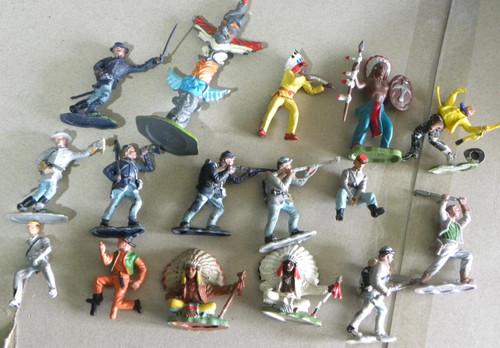 Britains herald figures - figures, 15