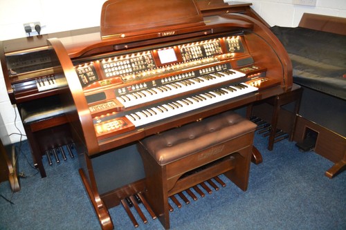 Lowrey tribute organ - tribute,