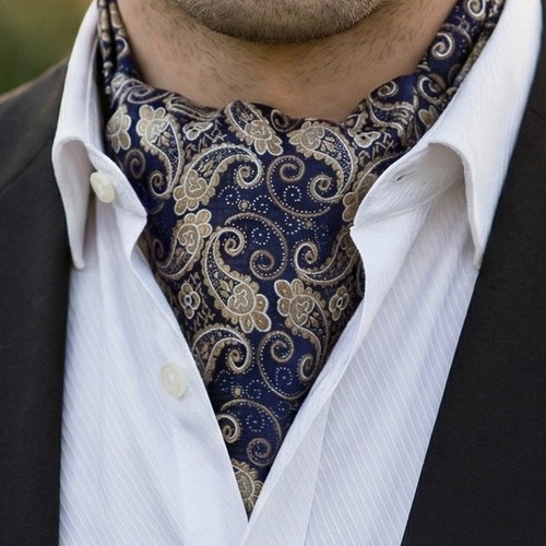 Dark blue gold - &, paisley
