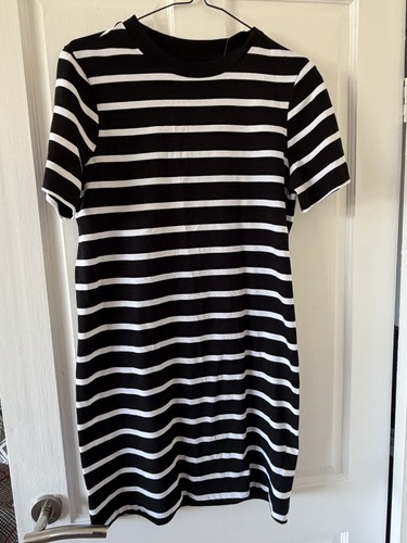 Black and white - black,
