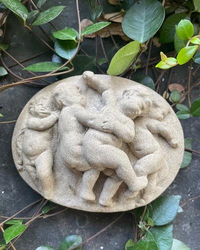 Vtg cherub putti playing wall - putti,
