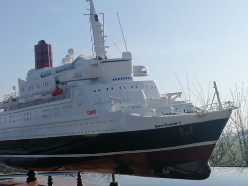 The queen elizabeth ship - queen,