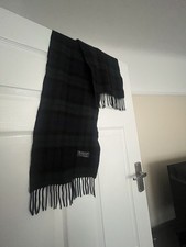 Burberry london scarf - london,