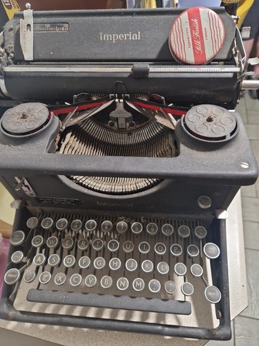 Antique imperial typewriter - imperial,