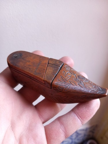 Hand carved wooden snuff - snuff, box