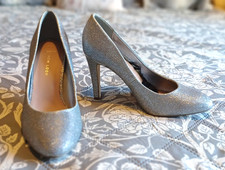 NEW LOOK Silver Glitter Almond