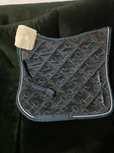 Eskadron velvet dressage