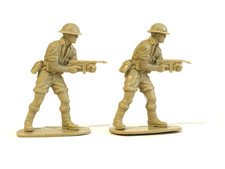 2 x AIRFIX. 1970's WWII BRITISH 8th ARMY PLASTIC SOLDIERS. 1/32 ORIGINAL ISSUE