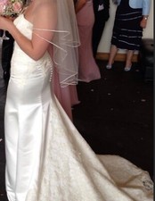 Augusta Jones Lucille wedding dress.Size 14.Vail included.Excellent condition 