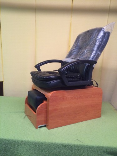 Pedicure chair with - , massage