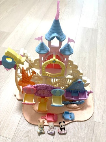 Sylvanian families castle - families,