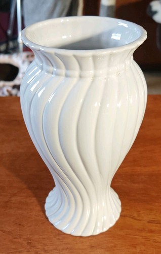 Vintage michaels white - vintage,