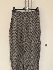 ZARA Woman Geometric Medallion