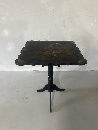 Jappaned tilt top side - top, table