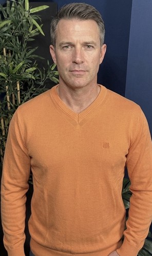 Aquascutum orange neck - aquascutum,