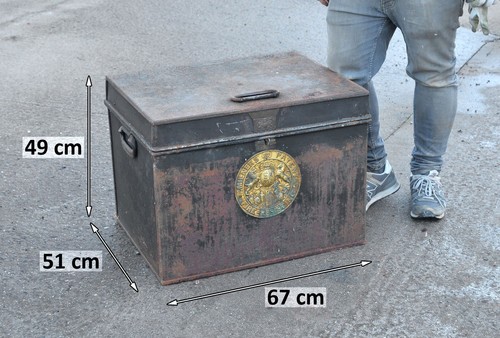 Vintage safe old - safe,