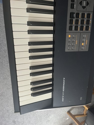 Roland music synthesizer - roland, xv-88