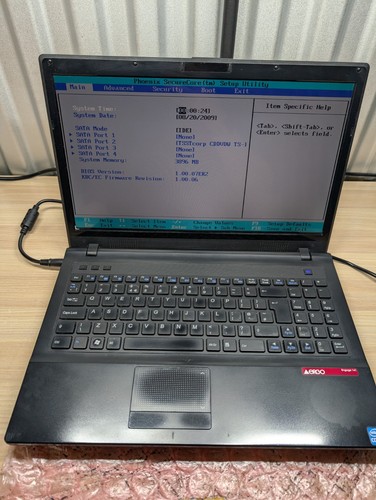 Ergo clevo w76c 1st - clevo, i3