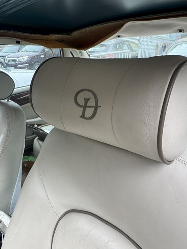Daimler embossed headrest - embossed,