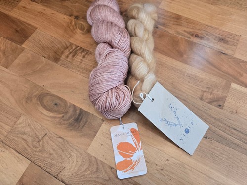 Orange flower yarn - flower, 5050