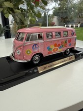  1/18 -Volkswagen hippy bus Split Screen VW -Die Cast Model flower power 62