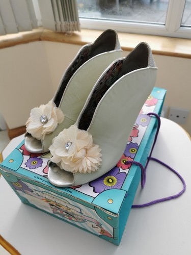 Poetic licence dreams ivory - poetic,