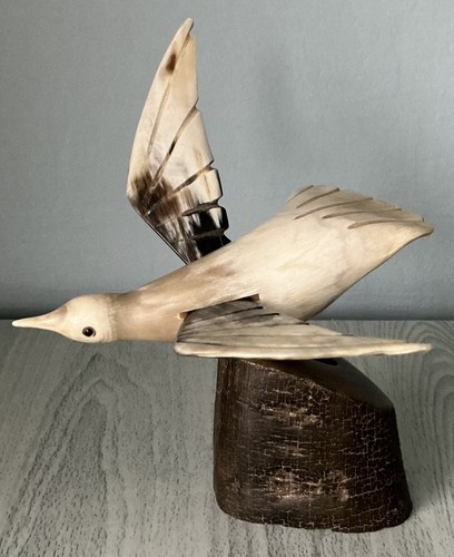 Cow bovine horn carved - bovine, bird