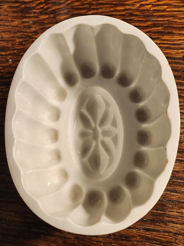 Fabulous vintage ceramic white - fabulous,