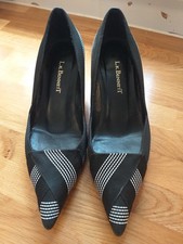 L.K. Bennett Black Linen with white stitching Shoes UK 4 EU 37 Kitten Heel