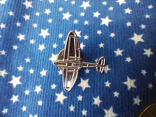 Small silver tone - tone, spitfire