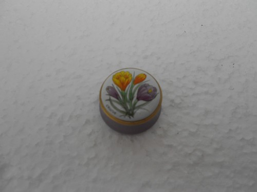 Crummles enamel trinket box - ,