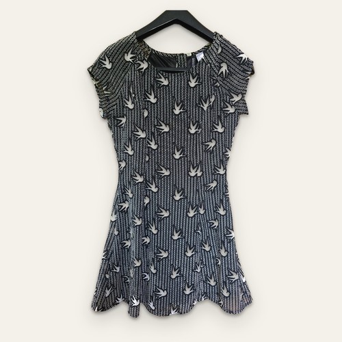 Divided swallow bird - by, h&m