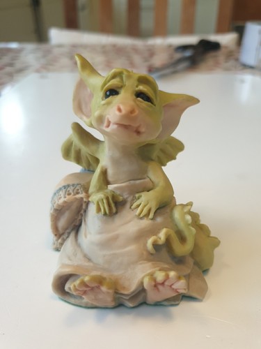 Pocket dragon sleepy - dragon, head