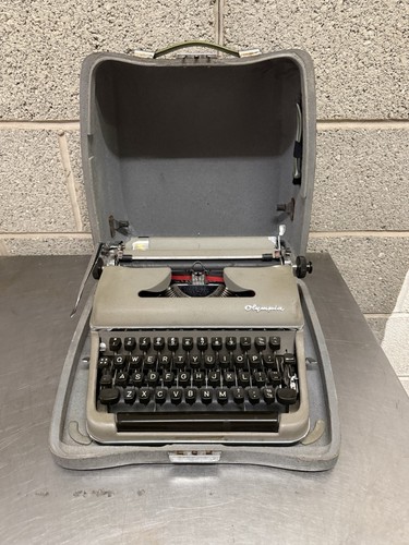 Olympia sm3 typewriter with - typewriter,