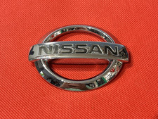 NISSAN - VINTAGE  CAR BADGE /
