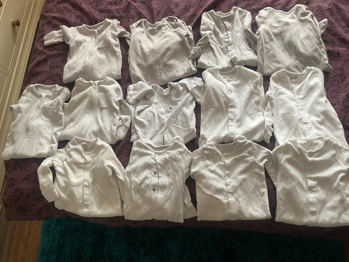 Plain baby grows - plain,