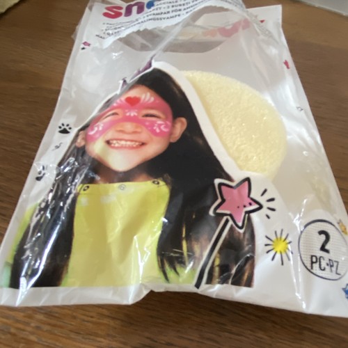 Snazaroo yellow face painting - face,
