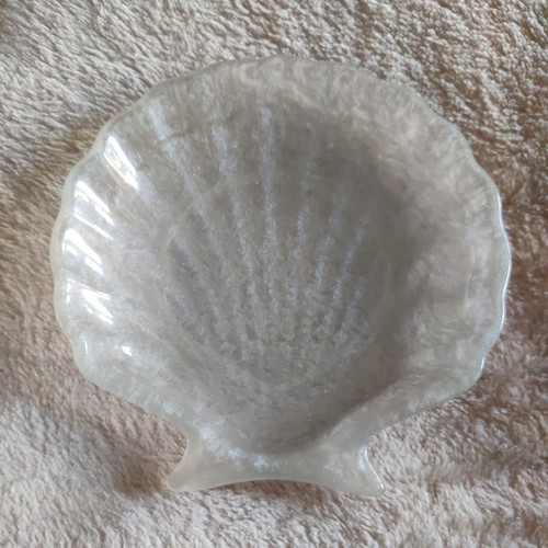 Homemade resin shell trinket - ,