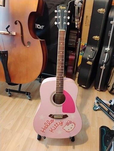 Hello kitty squier - hello,