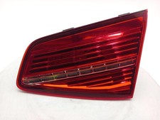 VOLKSWAGEN PASSAT Tail Light