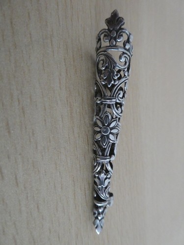Art nouveau lapel - lapel, pin