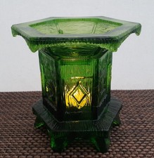 VINTAGE L.E. SMITH - TWO PIECE GREEN GLASS PAGODA FAIRY LAMP CANDLE HOLDER 