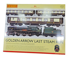 Hornby R3400 OO Gauge Golden