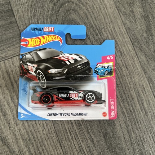 Hot wheels custom ford - hot,
