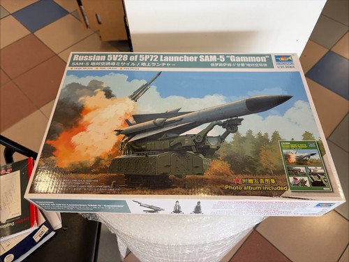 Trumpeter scale model kit - 1.35,