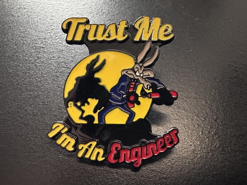 Wile coyote enamel - e, badge