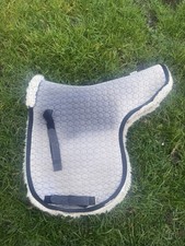 Mattes Gold Wool Lined Numnah